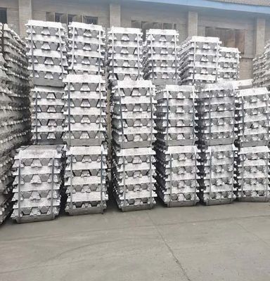 คุณภาพ  25Kg 99.7 Primary Aluminium Ingots 99.8 99.9 Pure Aluminum Ingot โรงงาน