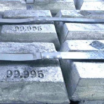 99.95% ASTM AISI Zinc Ingot โลหะผสมสังกะสี